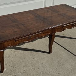 Parquet Elegance Table