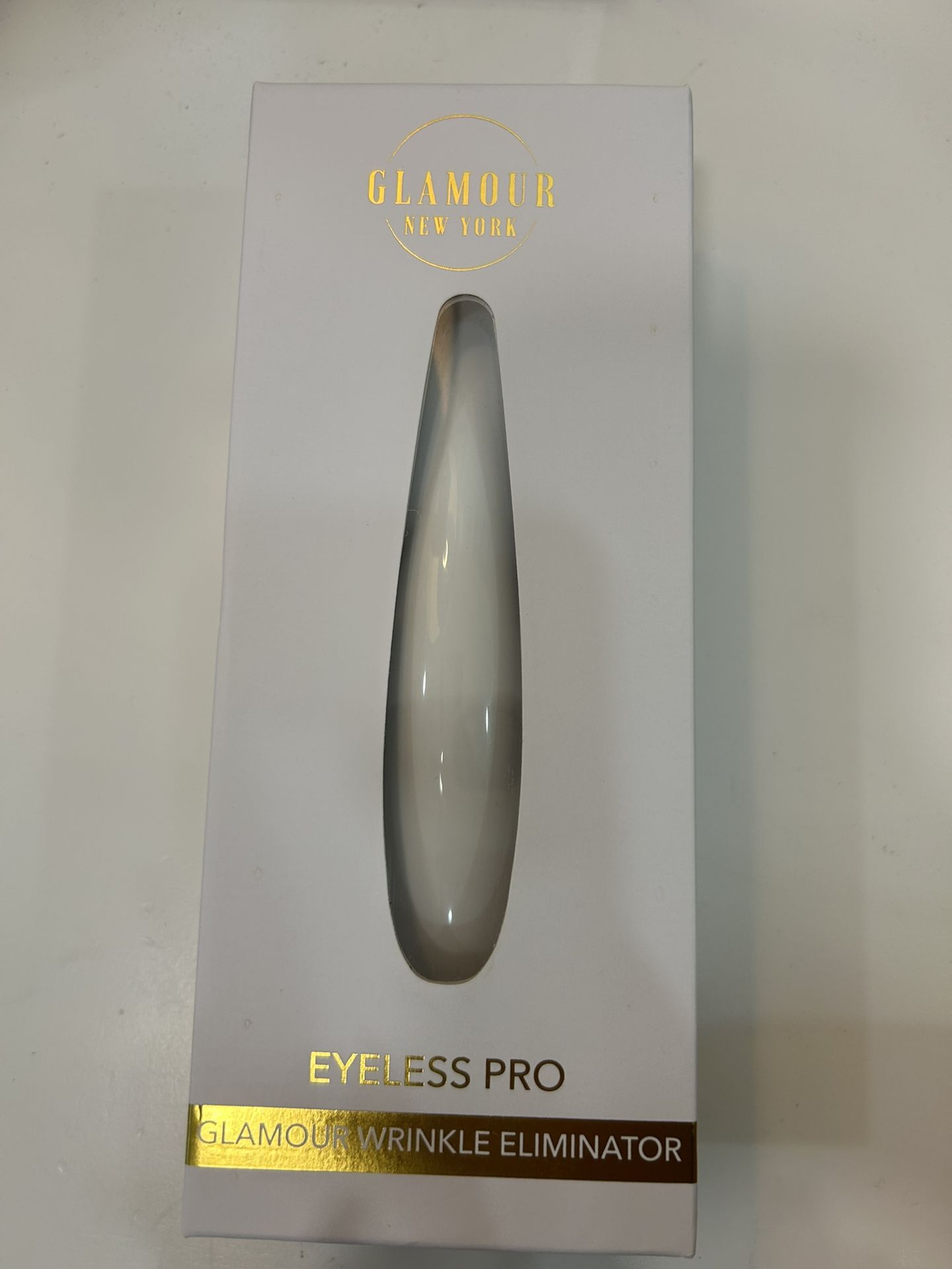 Looking to refresh your skincare routine? Selling my Glamour New York Eye Defining Massager, gently