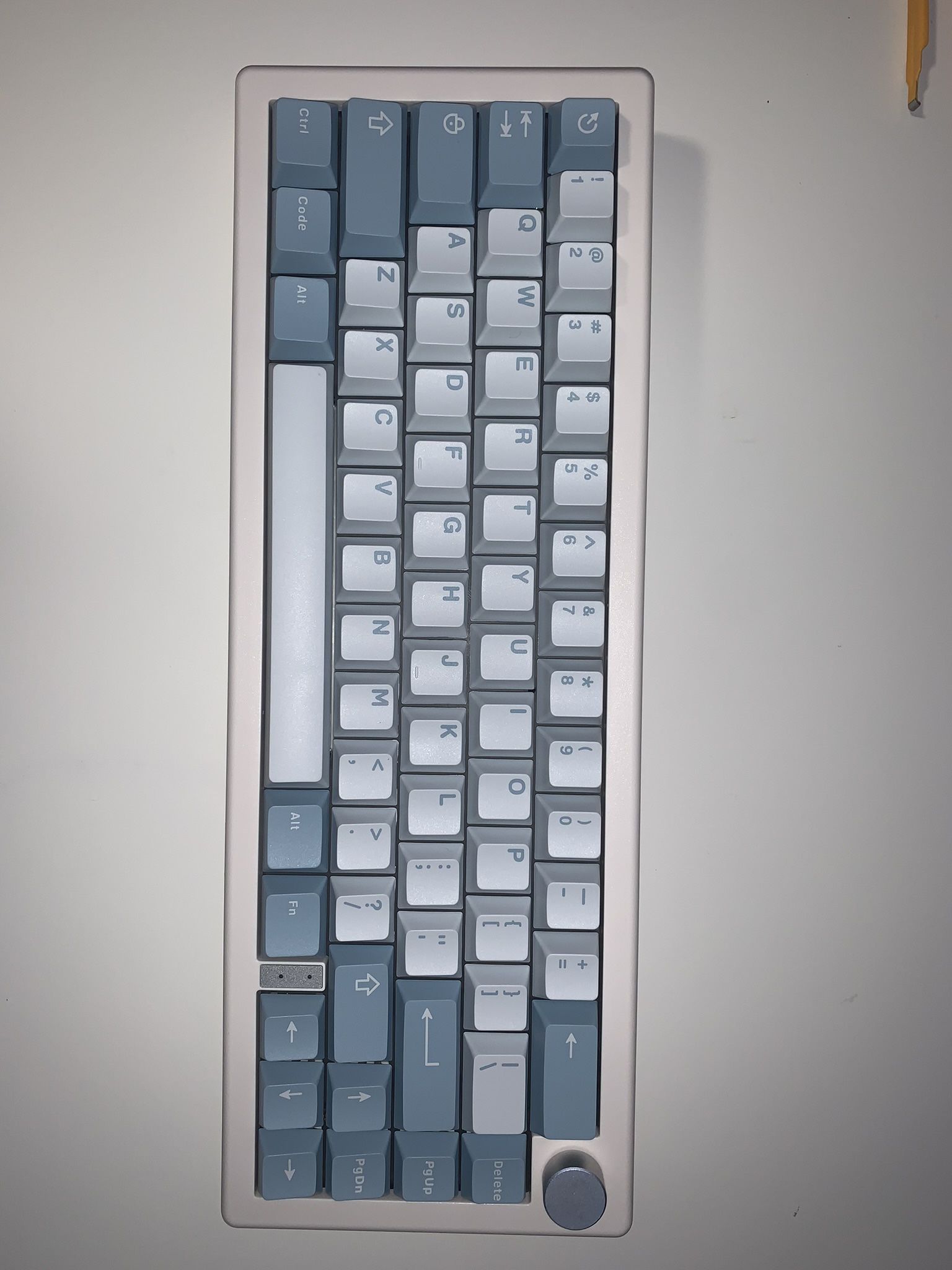 Fully Built GMK67 Custom Keyboard