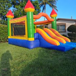 BOUNCE HOUSE