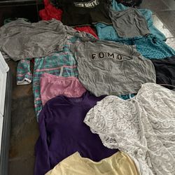 21 Woman’s Xl Lot Clothes 