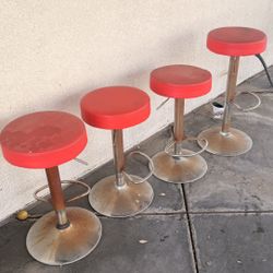 4 Stools 