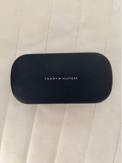 Tommy Hilfiger Shades
