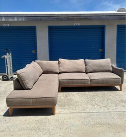 Macy’s Midcentury Modern Sectional Couch 🛻Delivery Available🛻