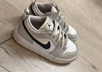 Like New KIDS Nike Air Jordan Sneakers Shoes 13.5