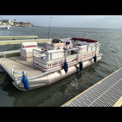 Pontoon For Sale !! New Trailer! 