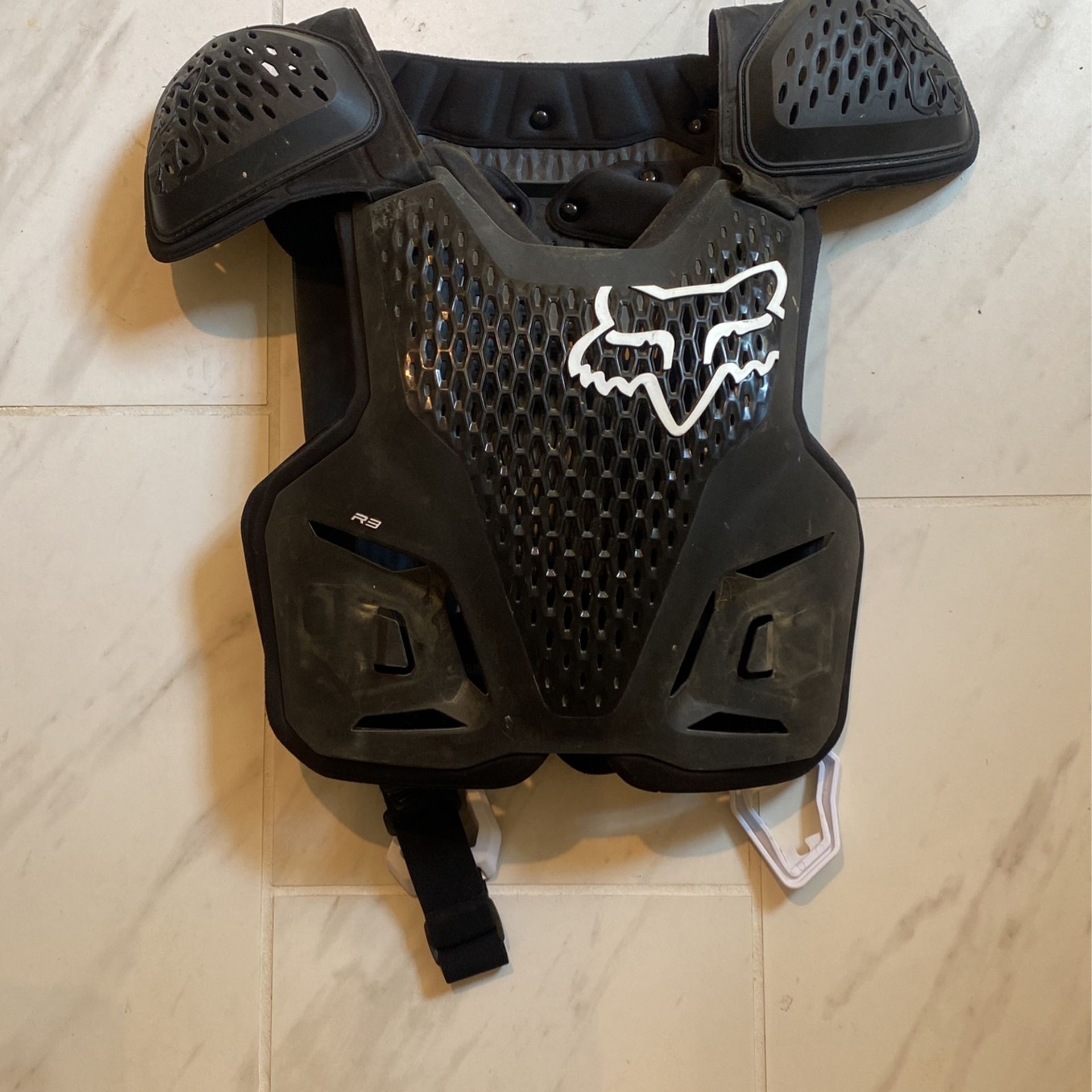 Fox Racing R3 Chest Guard