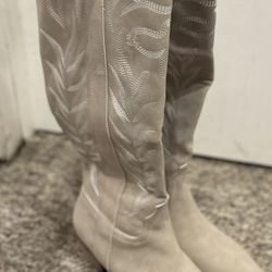 Cowgirl Boots! Size 8.5 Taupe