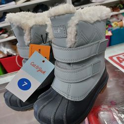 New Snow Boots Size 7