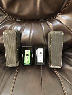 two dunlop waw waw pedals two compression pedals