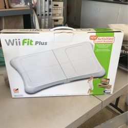 Nintendo Wii fit plus