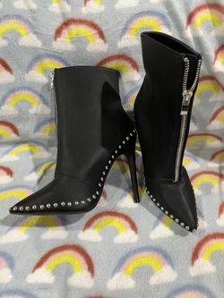 Women’s Black Boots 