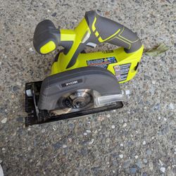 Ryobi ONE+ 18V Cordless 5.5 in. Circular Saw (Tool Only)