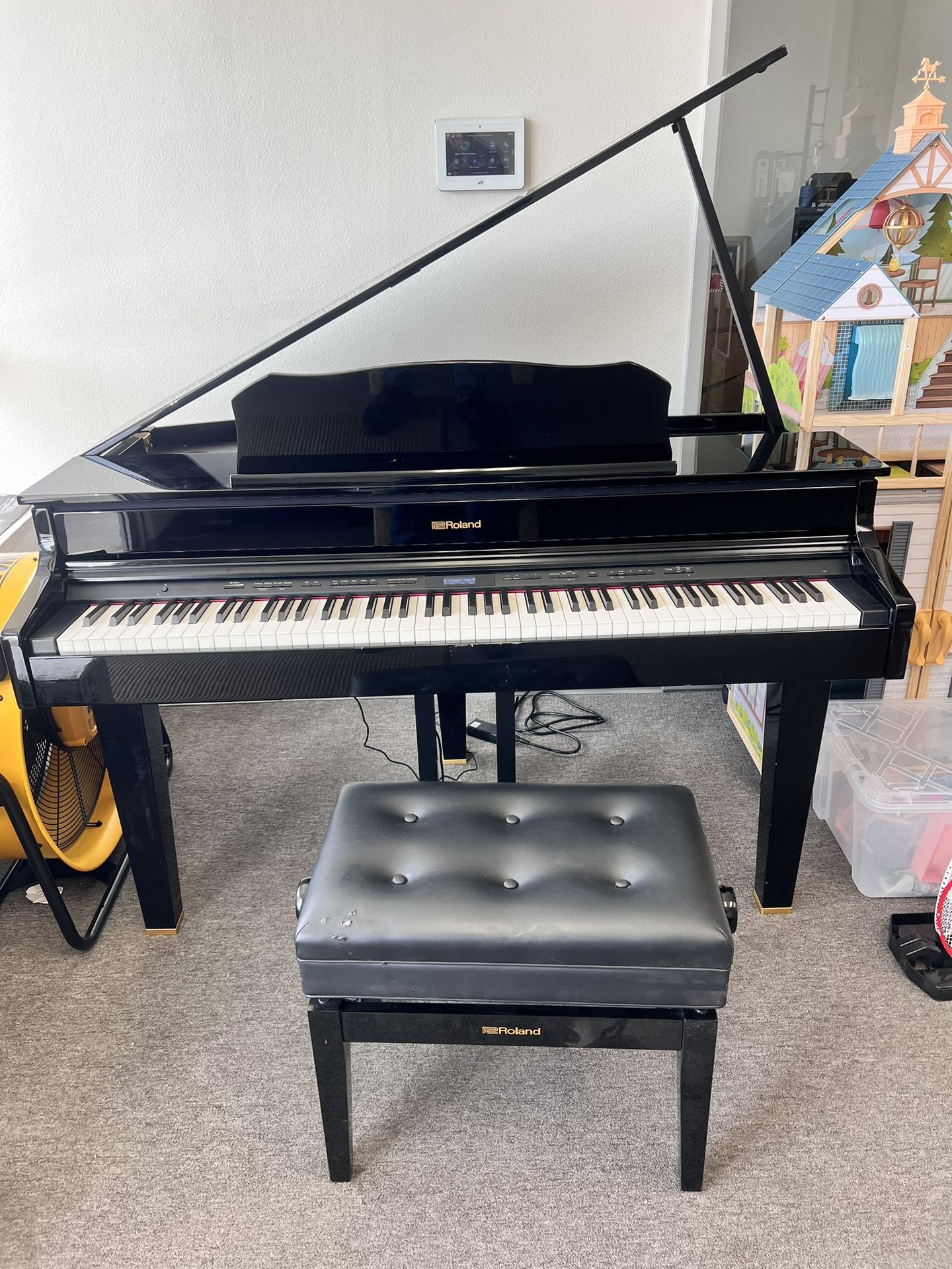 Digital Baby Grand Piano – Roland CG-1 + Bench – Beautiful Sound