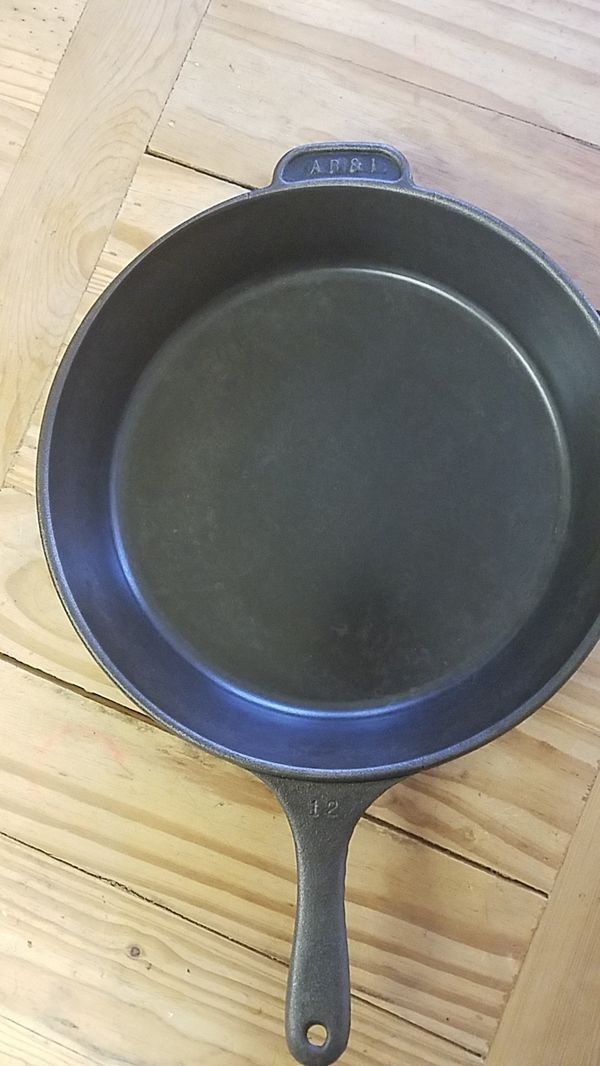 Vintage AB&I 12 cast iron skillet for Sale in North Las Vegas, NV