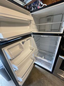 Top freezer refrigerator