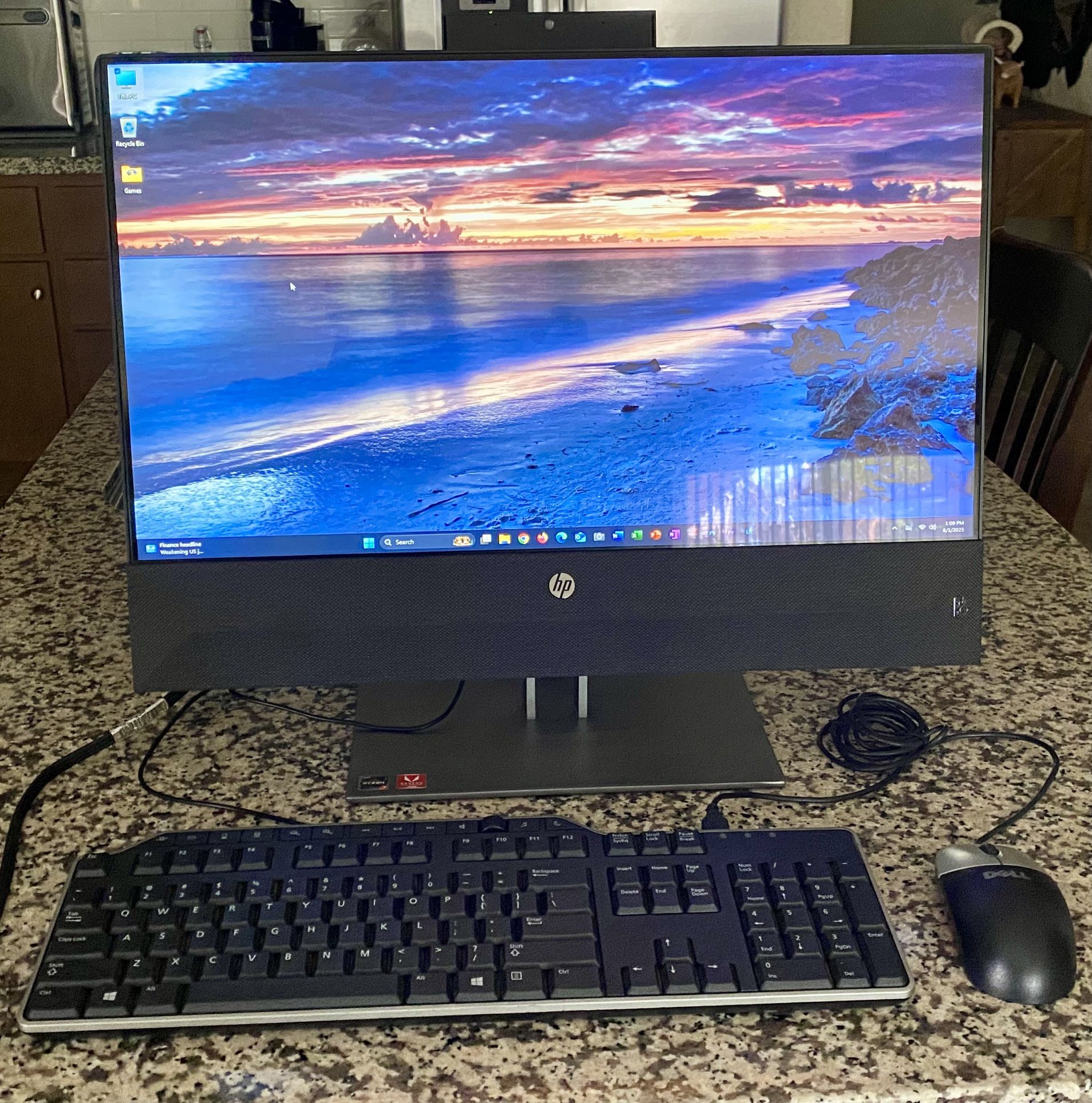 Hp All in One 24” Touchscreen Desktop Computer