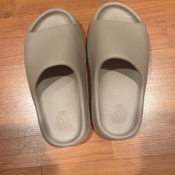 Adidas Yeezy Slide Size 5