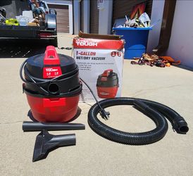 Light Weight Wet/Dry shop vac