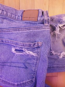 Womens distressed jeans 👖