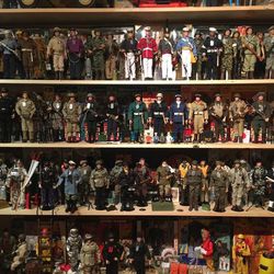 Collector seeking vintage old GI Joe toys dolls action figures accessories 1960s 70s 80s g.i. Joes Toy figure collector collectibles 