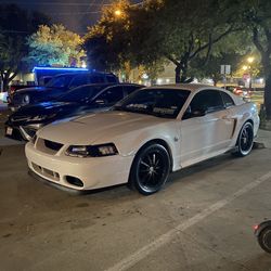 2004 Ford Mustang
