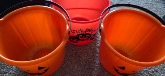 Trick or treat buckets