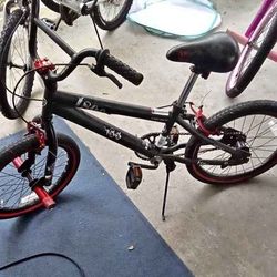 · Mongoose BMX Bike Black Red