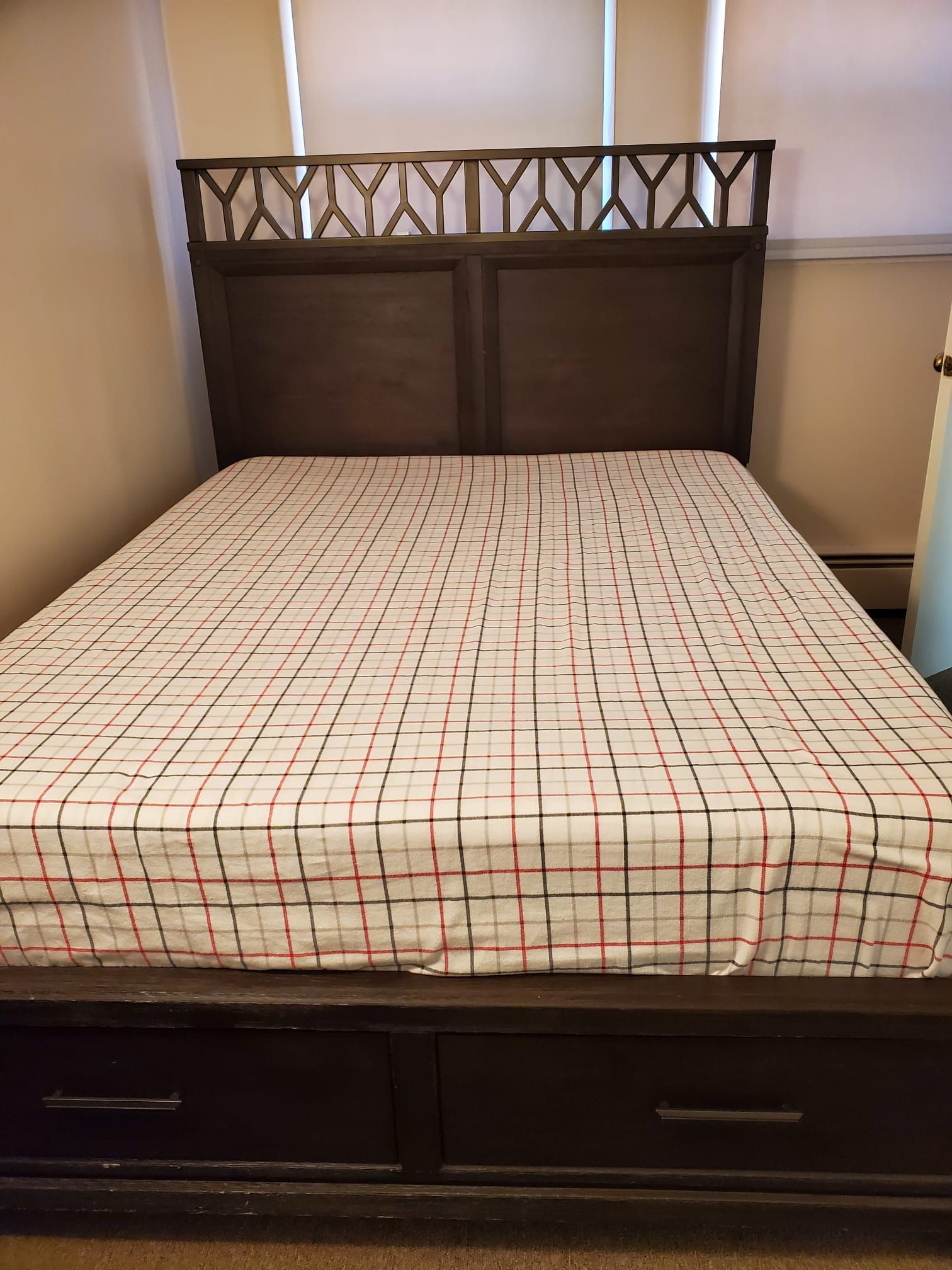 Queen Bed Frame (with Drawers)