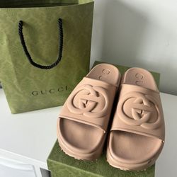 Gucci Slides (tan)