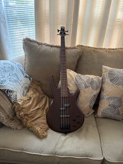 Ibanez 4 string Electric Guitar Bass