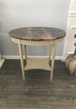 Accent table