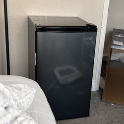 Mini Refrigerator 