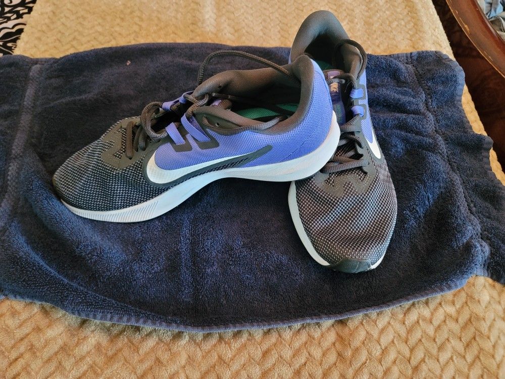 Women's Size 10 Nike Shoes