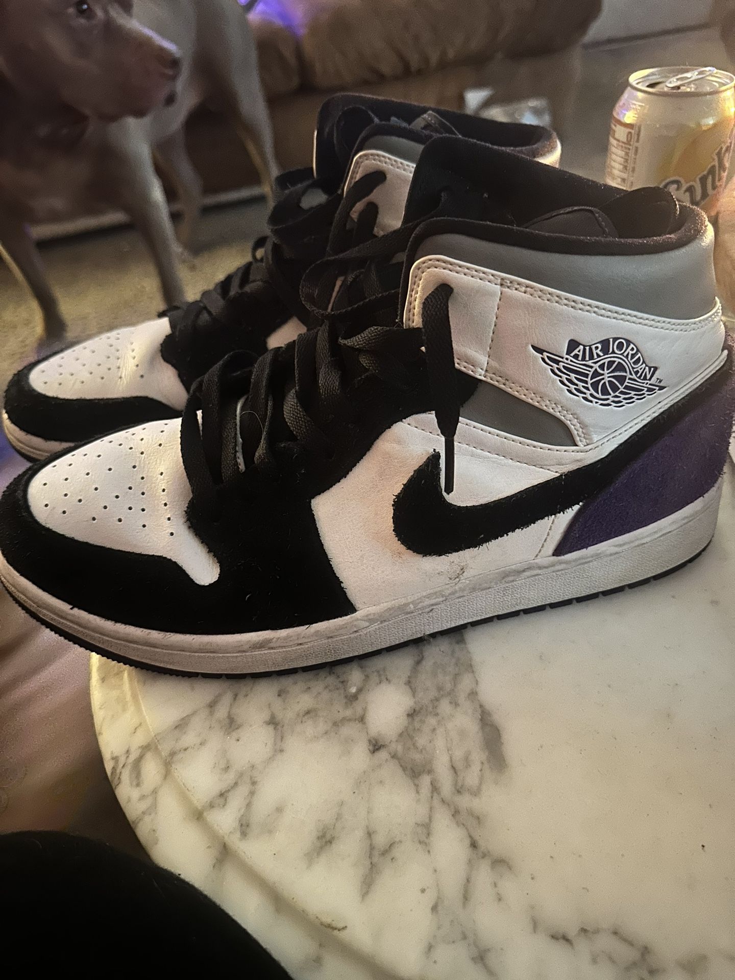 Mens Jordans Mid SE Size 9.5