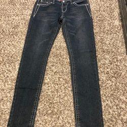 Juniors/Women’s Jeans