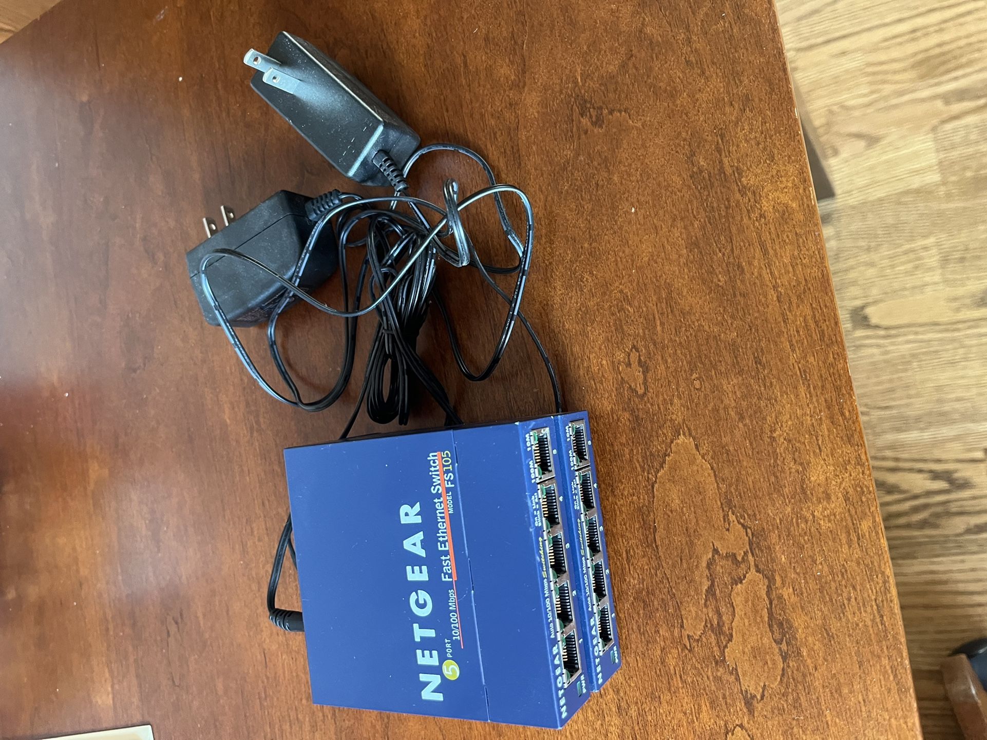 NetGear FS105 Switch