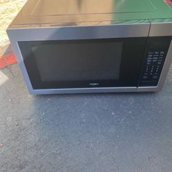 1.6 cu. ft. Countertop Microwave with Sensor Cook,Whirlpool/WMC30516HZ