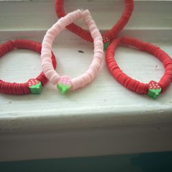 Strawberry Bliss Bracelet(1 Random)