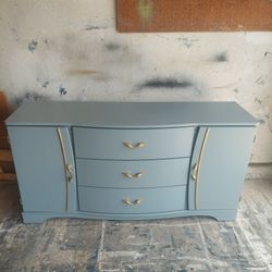 DRESSER- GRAY