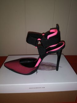 Jessica Simpson heels