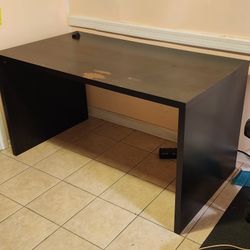 IKEA Malm Desk