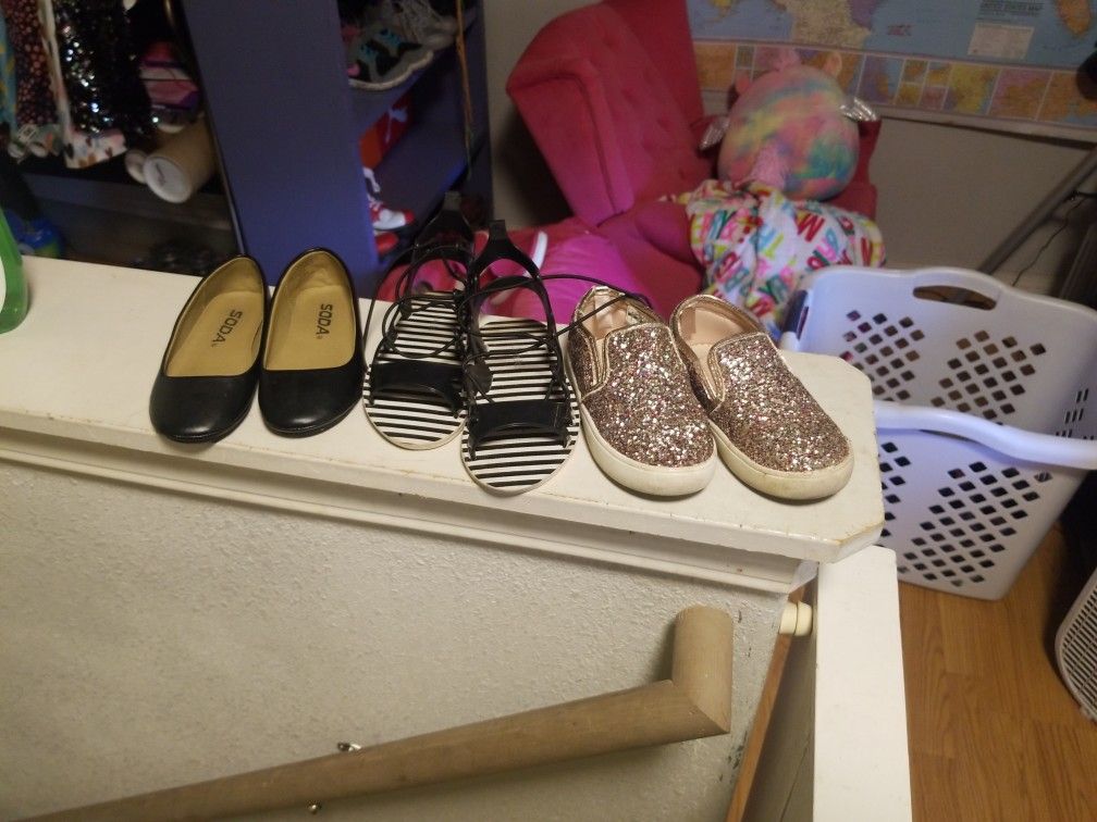 Girls Shoes Slip On Size 8c, 9c