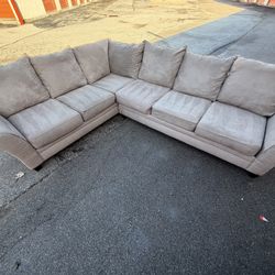 Sectional Couch(FREE DELIVERY‼️)