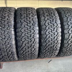 315/70/17 Bfgoodich Tires Con 80% De Vida Las 4 
