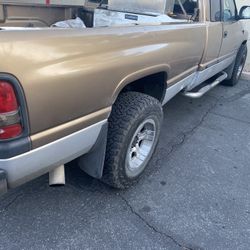 01 Dodge Cummins Nice Truck 