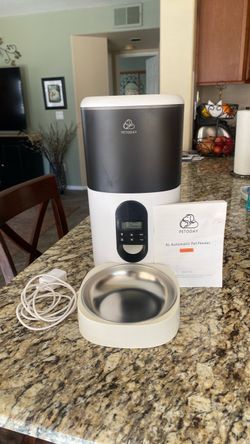 Automatic dog or cat food feeder dispenser