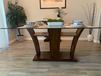 Dining Table and 6 Chairs
