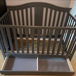 Graco Solano 4-in-1 Convertible Crib with Drawer in Grey