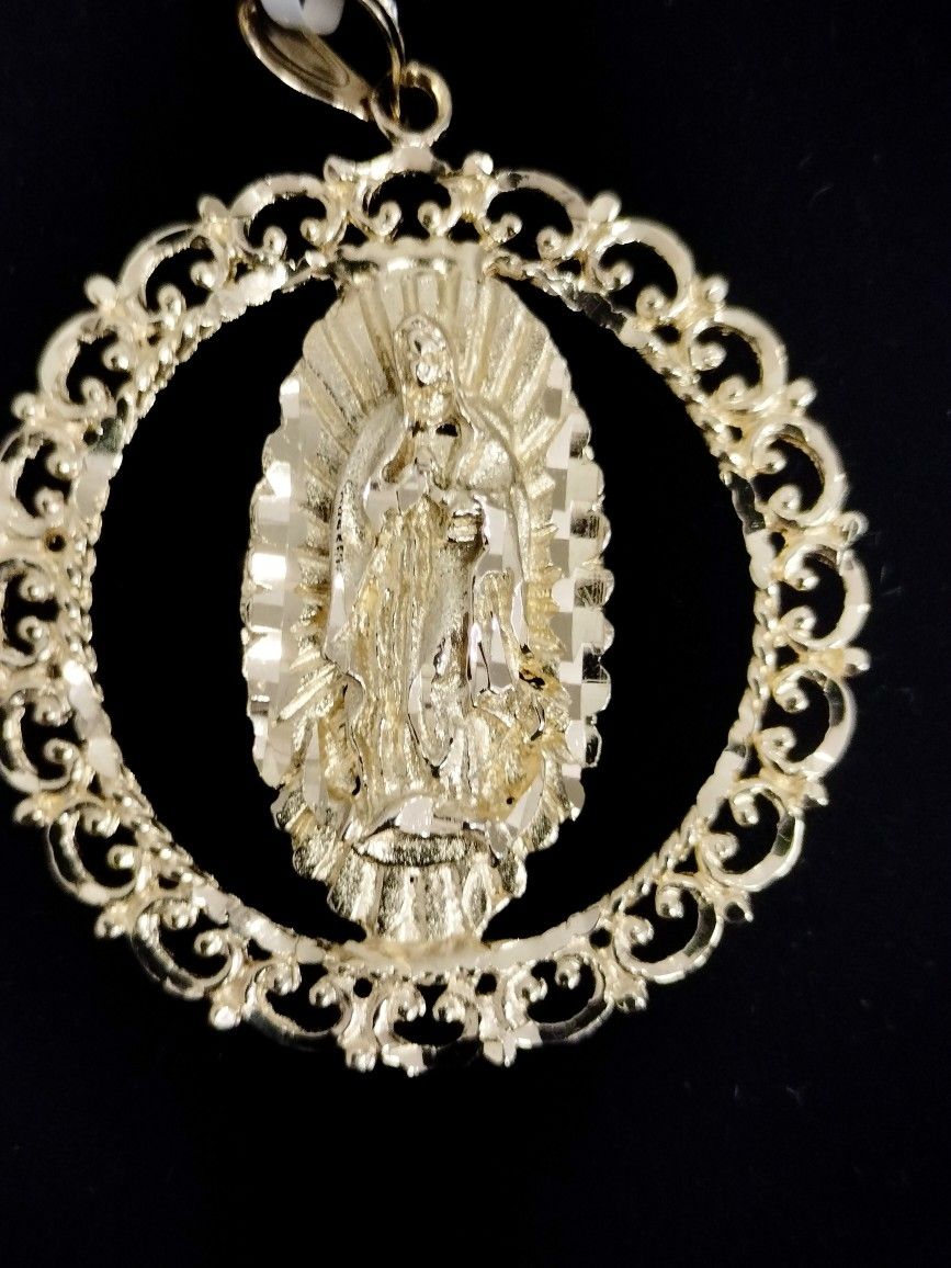 14kt Virgin Mary Charm Pendant 